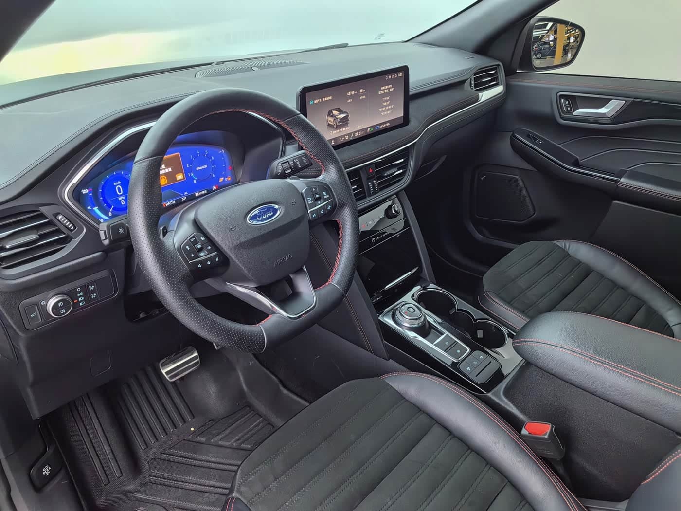 Ford Escape 2020 — Фото 17/20