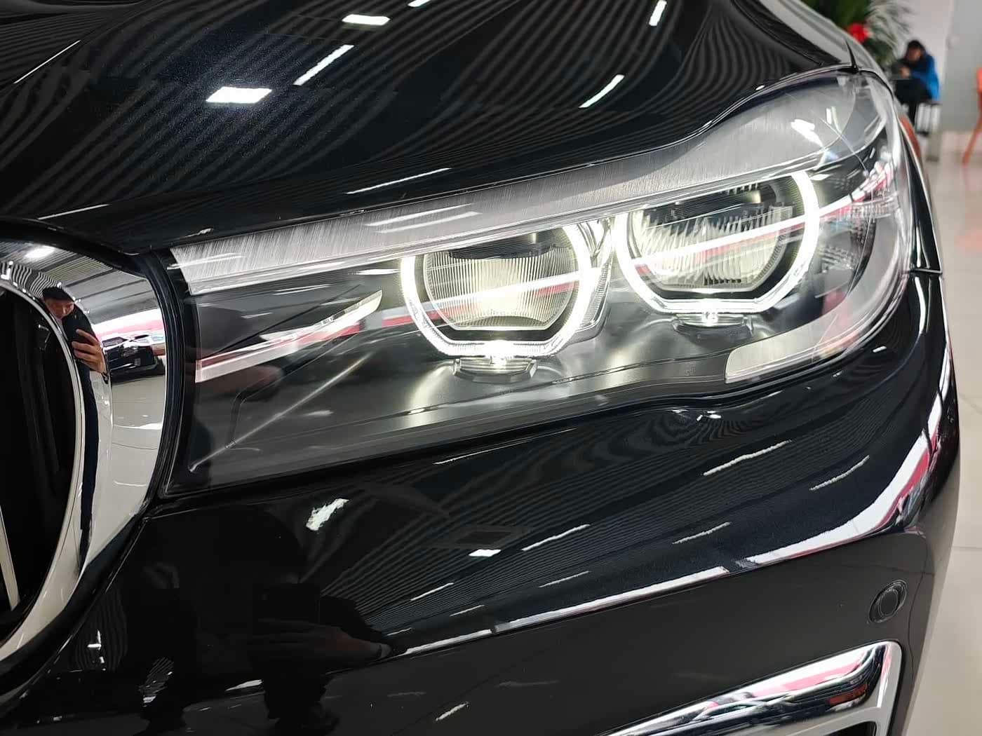 BMW 7 Series 2019 — Фото 12/18