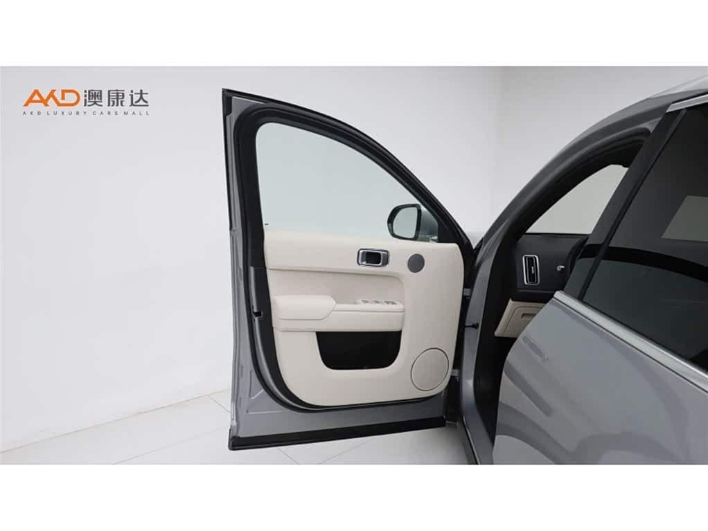 Li Auto Li Xiang L9 2023 — Фото 11/11