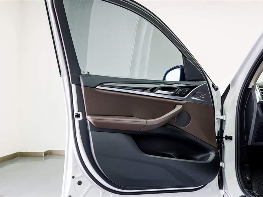 BMW X3 2024 — Фото 10/20