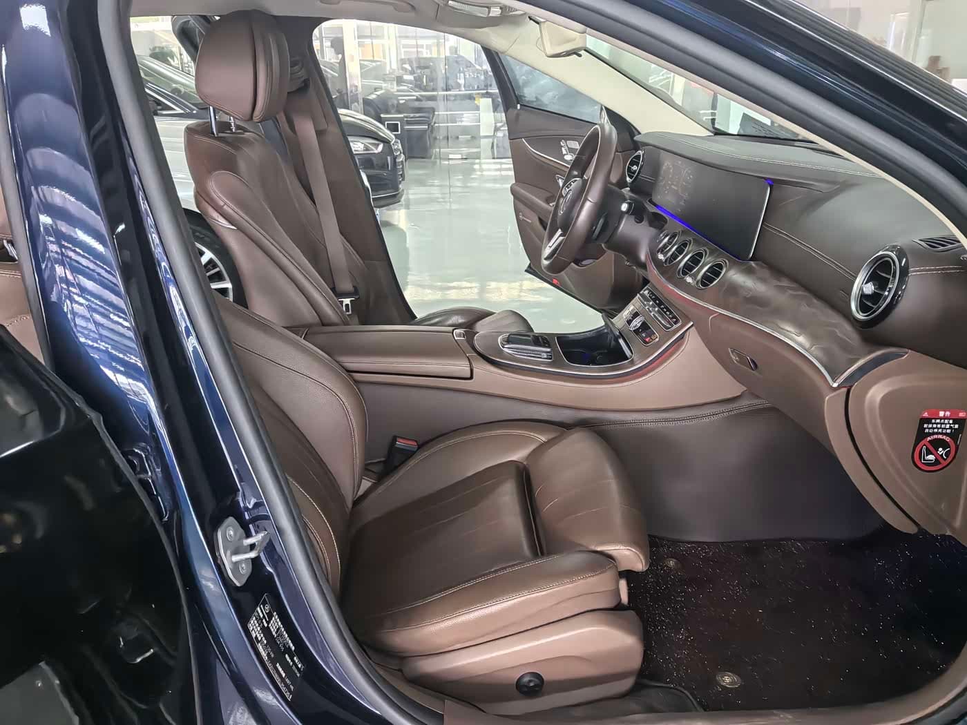 Mercedes-Benz E-Class 2019 — Фото 19/20