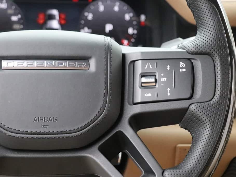 Land Rover Defender 2025 — Фото 18/20