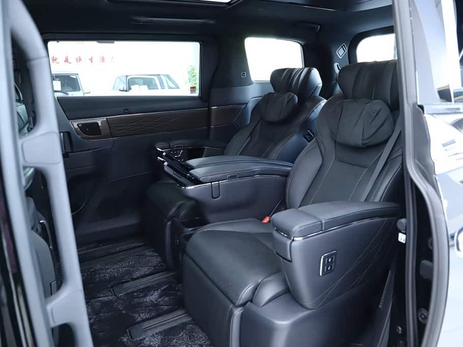 Toyota Alphard 2024 — Фото 6/20