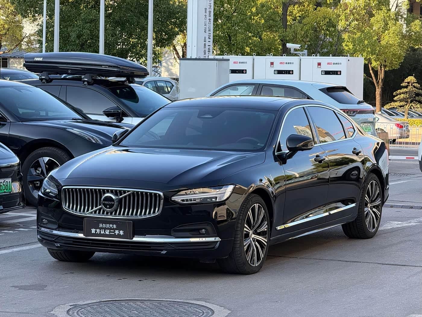 Volvo S90 2023 — Фото 1/19