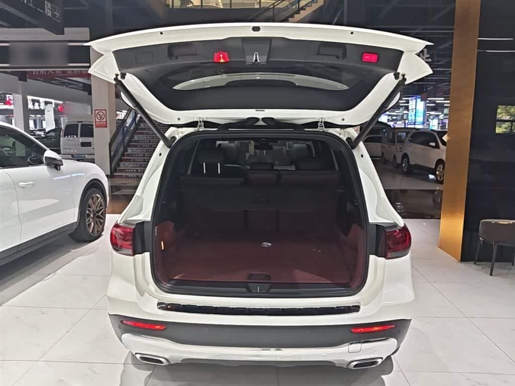 Mercedes-Benz GLB 2020 — Фото 19/20