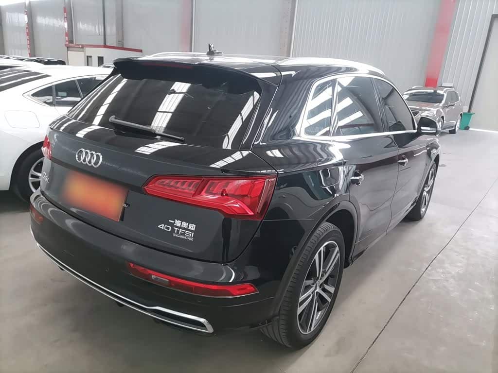 Audi Q5L 2020 — Фото 7/20