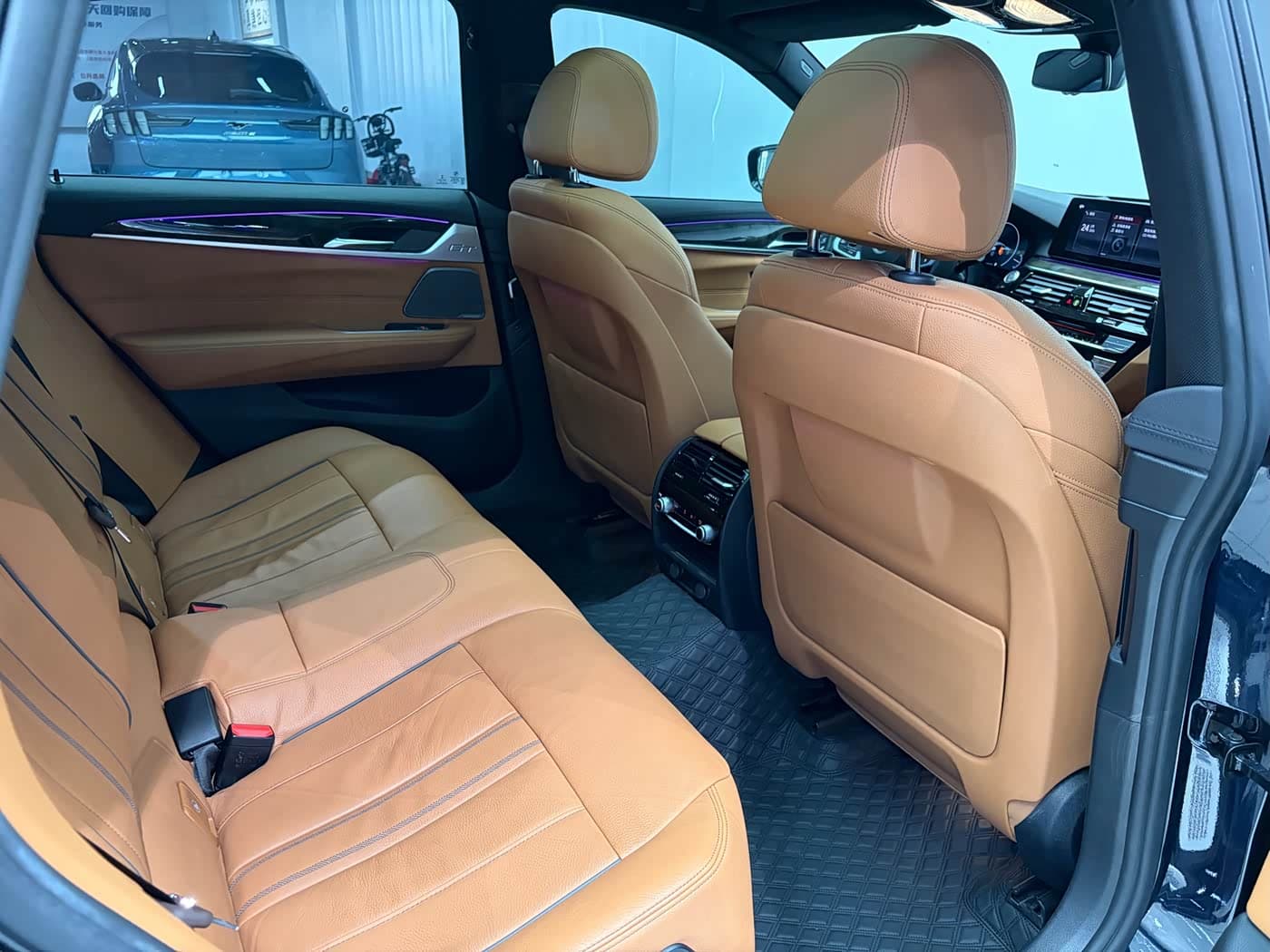 BMW 6 Series GT 2019 — Фото 17/18