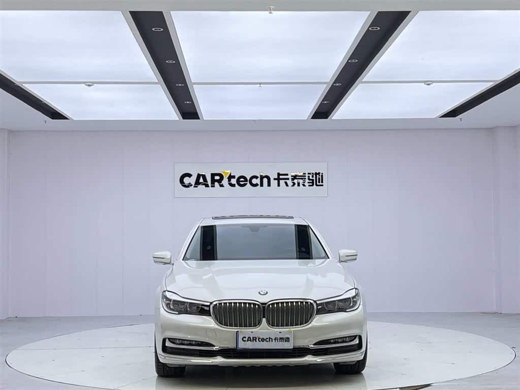 BMW 7 Series 2018 — Фото 8/20