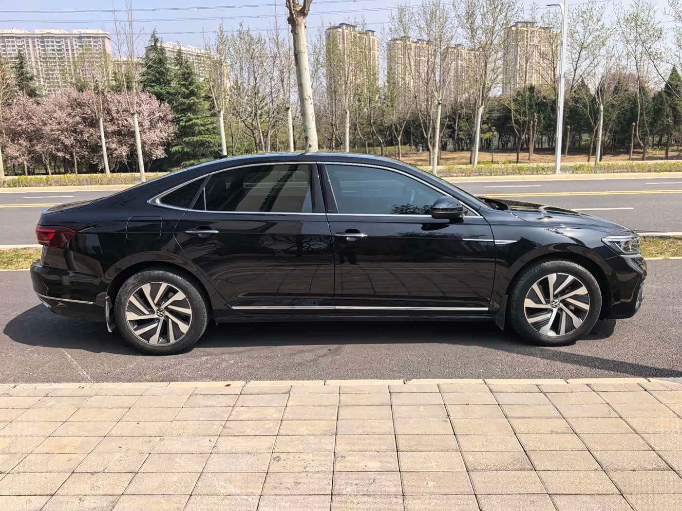 Volkswagen Passat New Energy 2022 — Фото 19/20