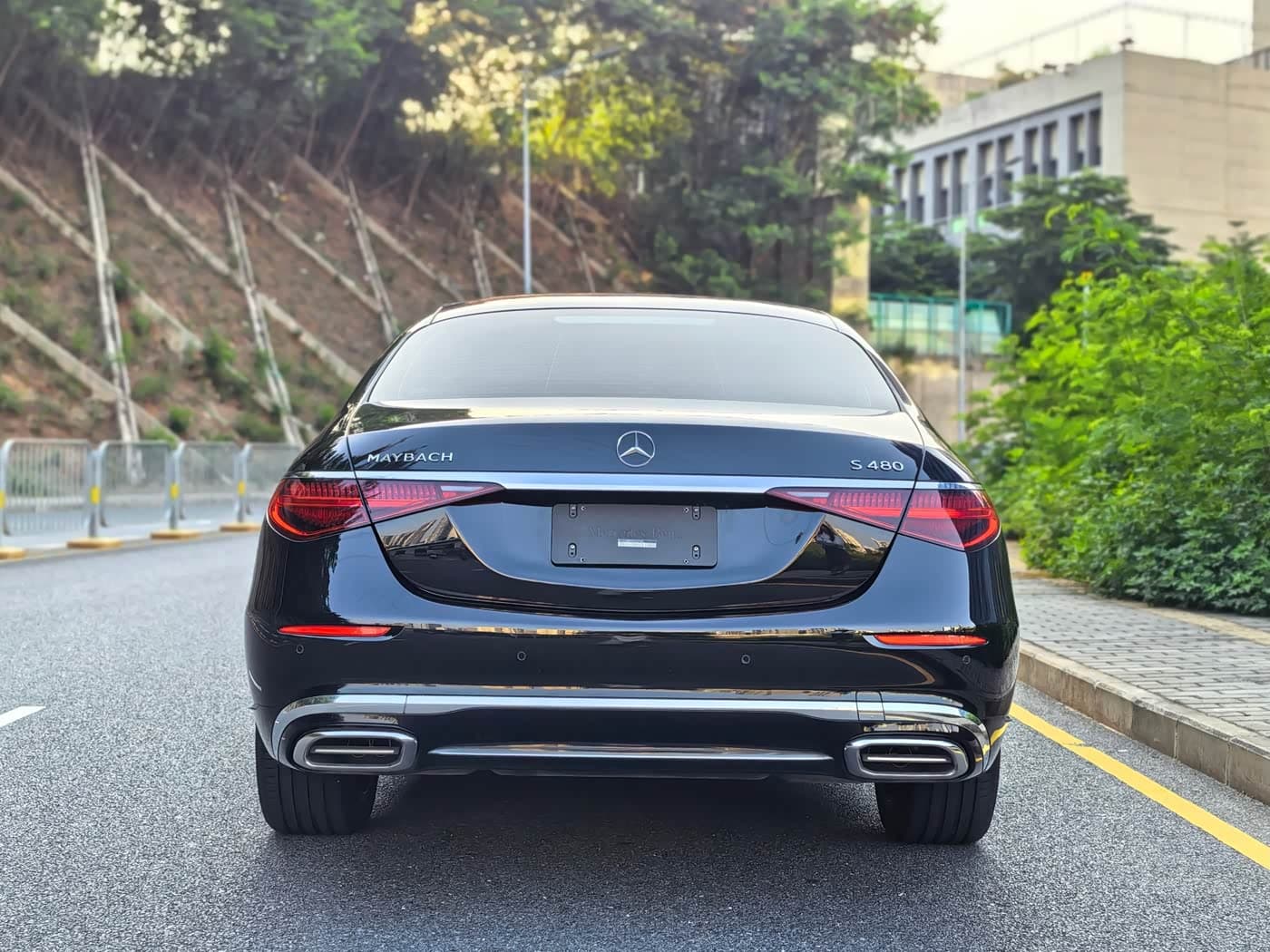 Mercedes-Benz Maybach S-Class 2025 — Фото 8/17