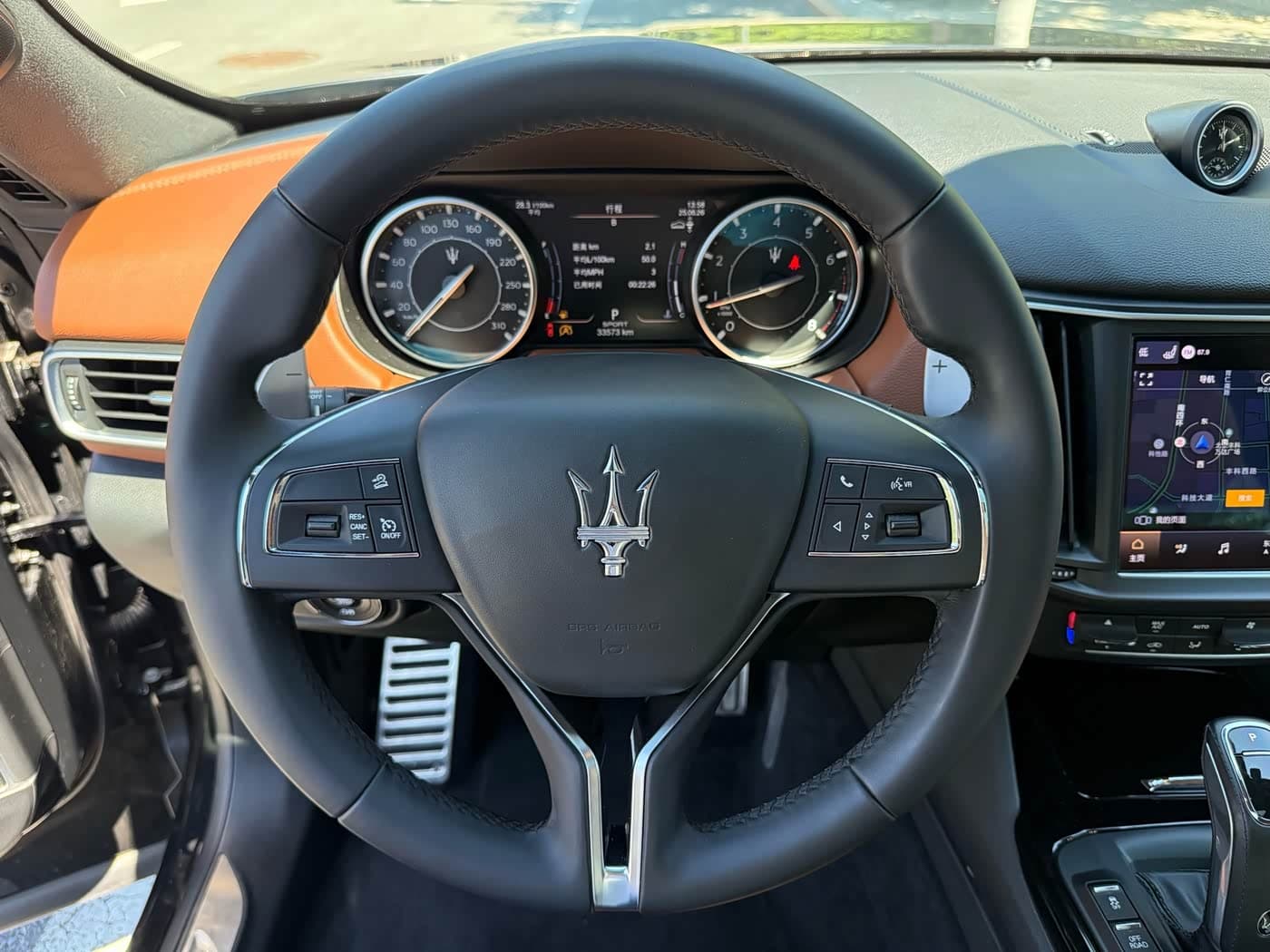 Maserati Levante 2022 — Фото 13/20