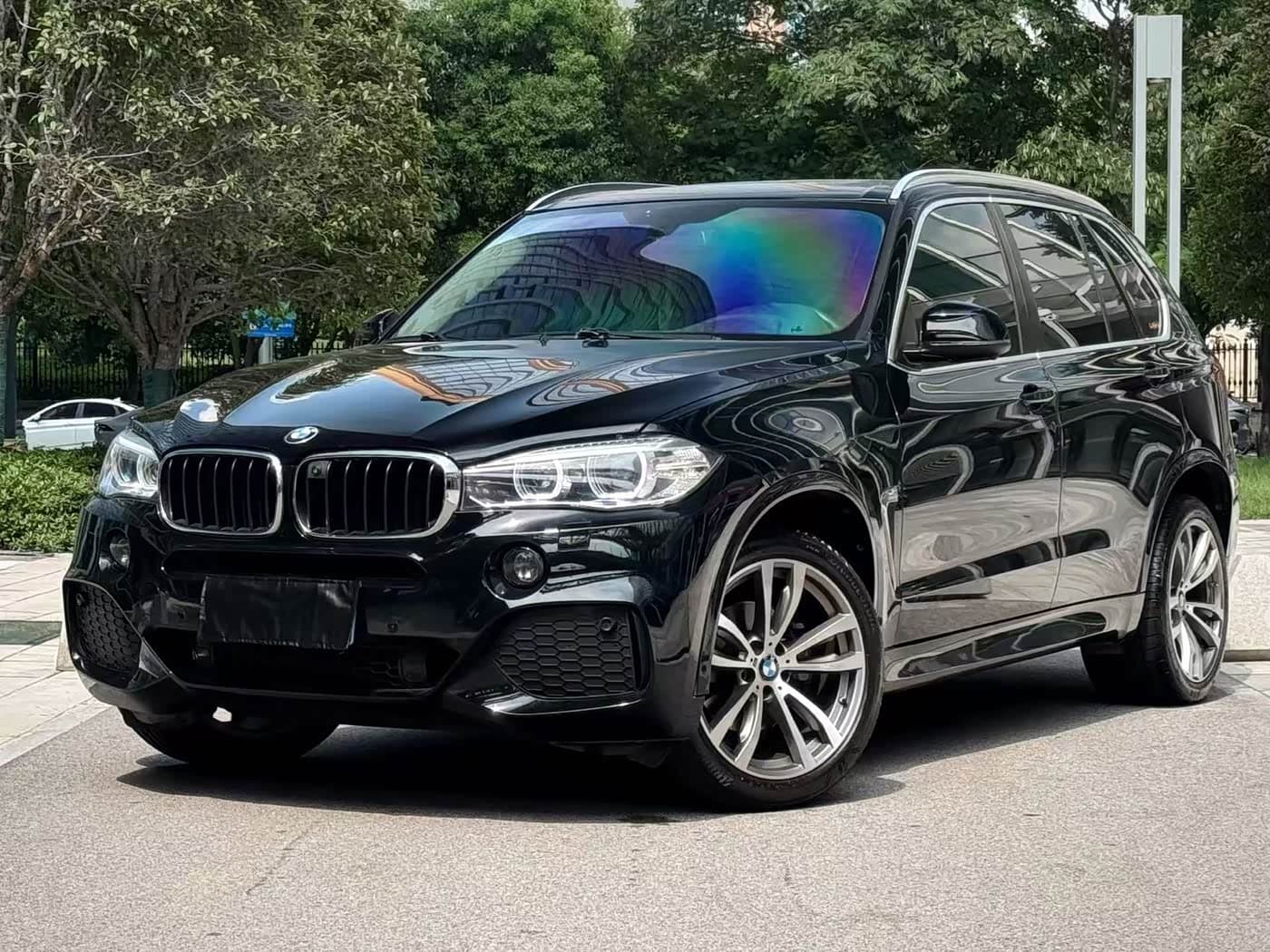BMW X5 2019 — Фото 1/9