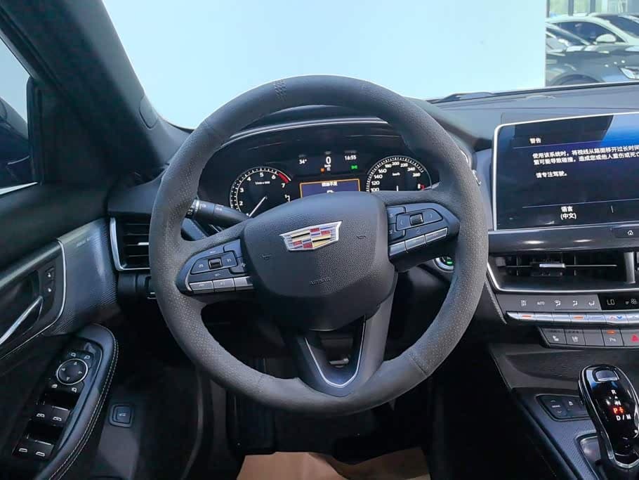 Cadillac CT5 2022 — Фото 15/16