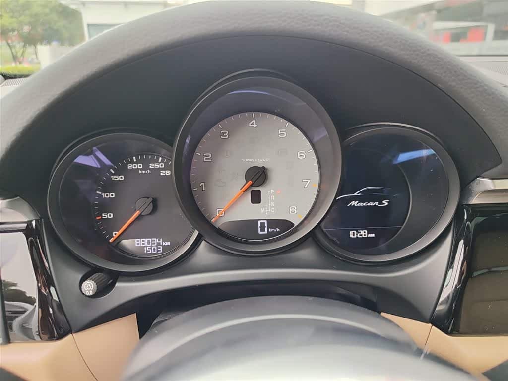 Porsche Macan 2020 — Фото 16/20