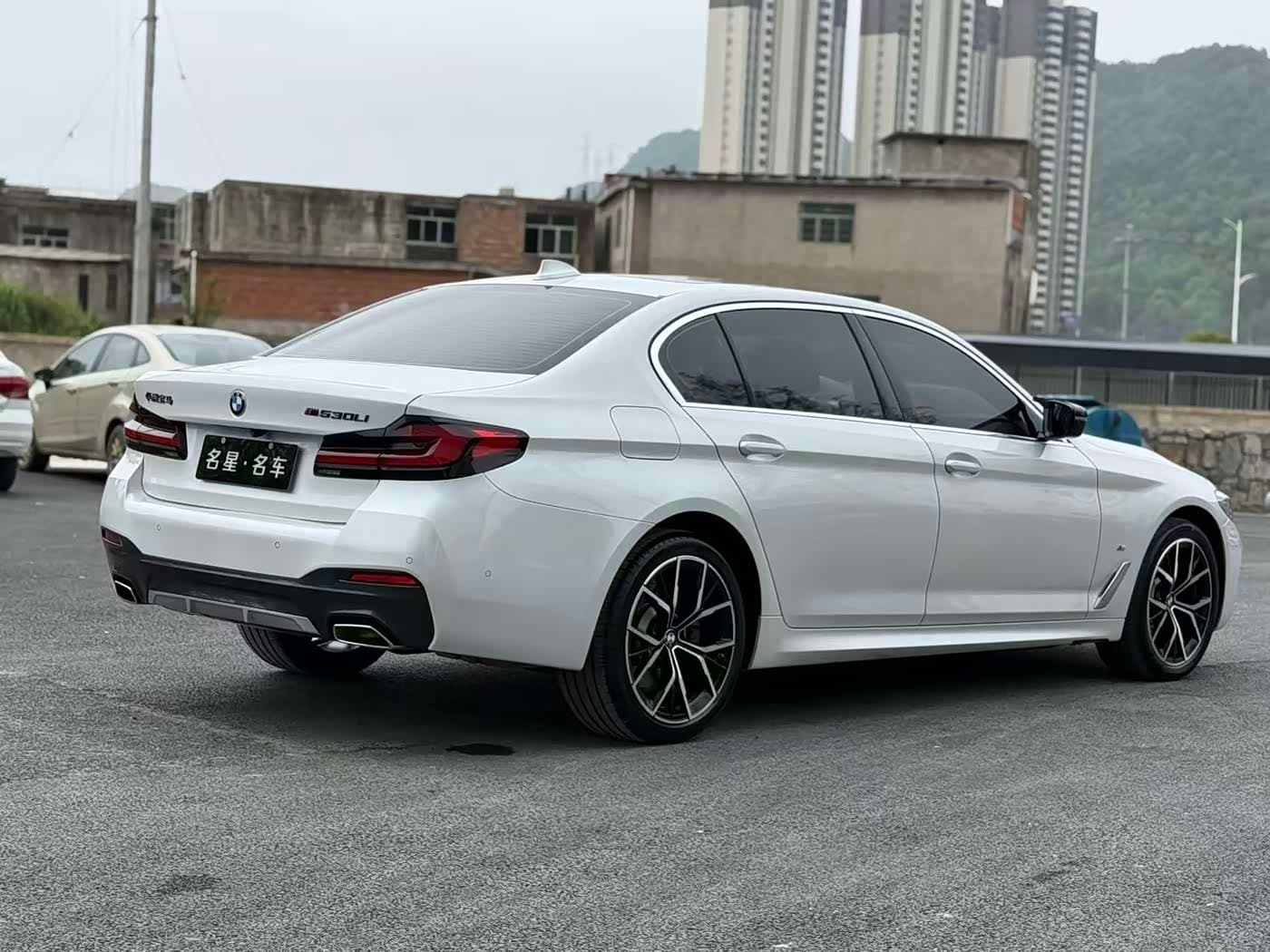 BMW 5 Series 2023 — Фото 19/19
