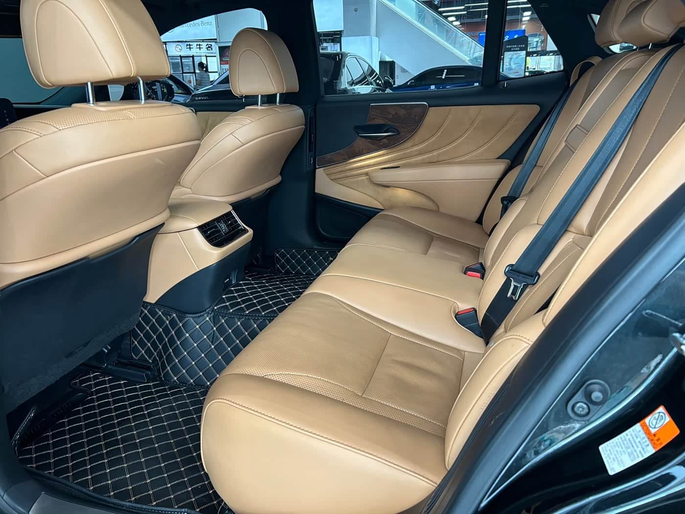 Lexus LS 2021 — Фото 10/20