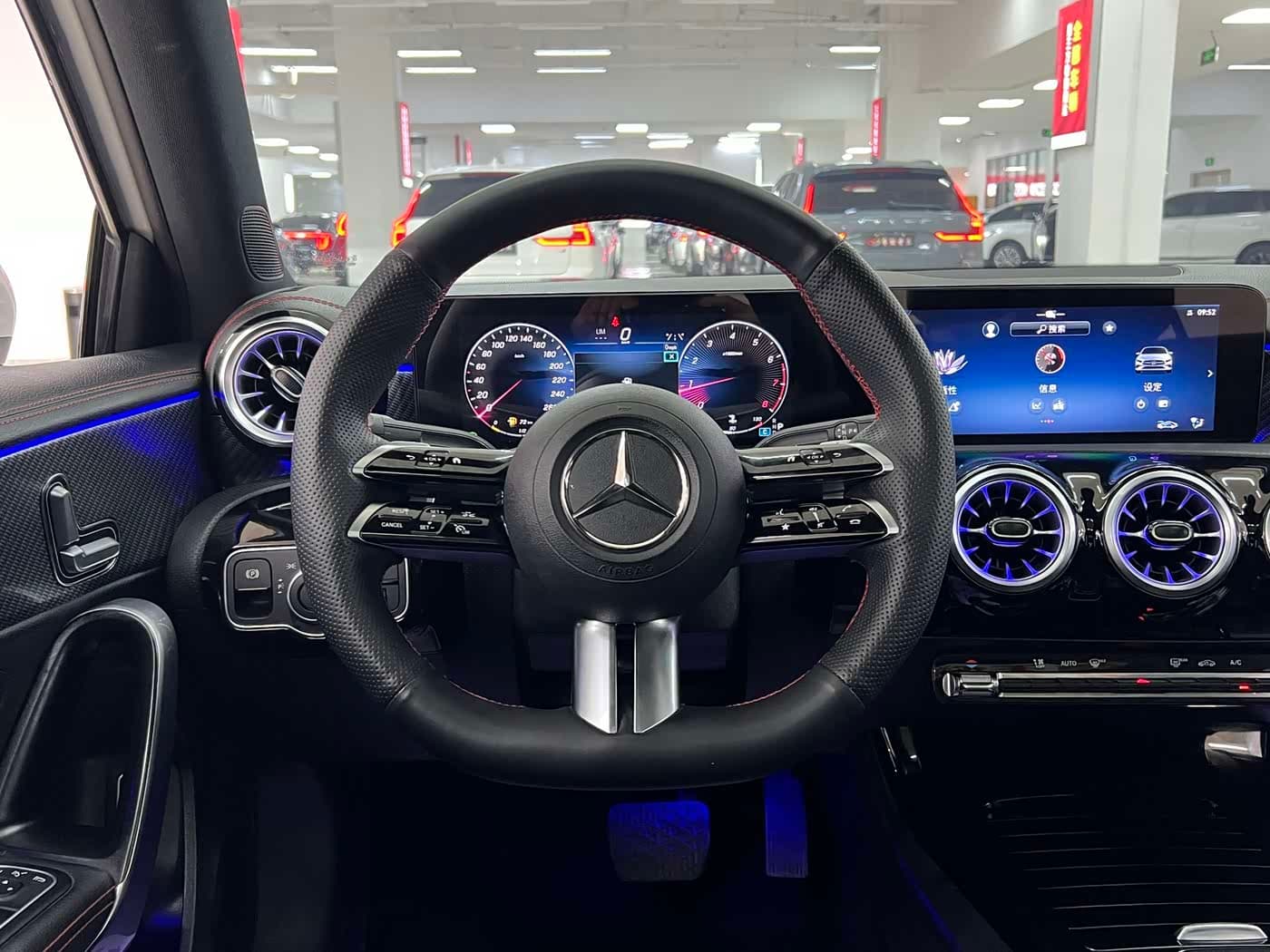 Mercedes-Benz A-Class 2024 — Фото 9/14