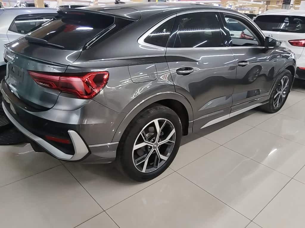 Audi Q3 Sportback 2023 — Фото 5/20