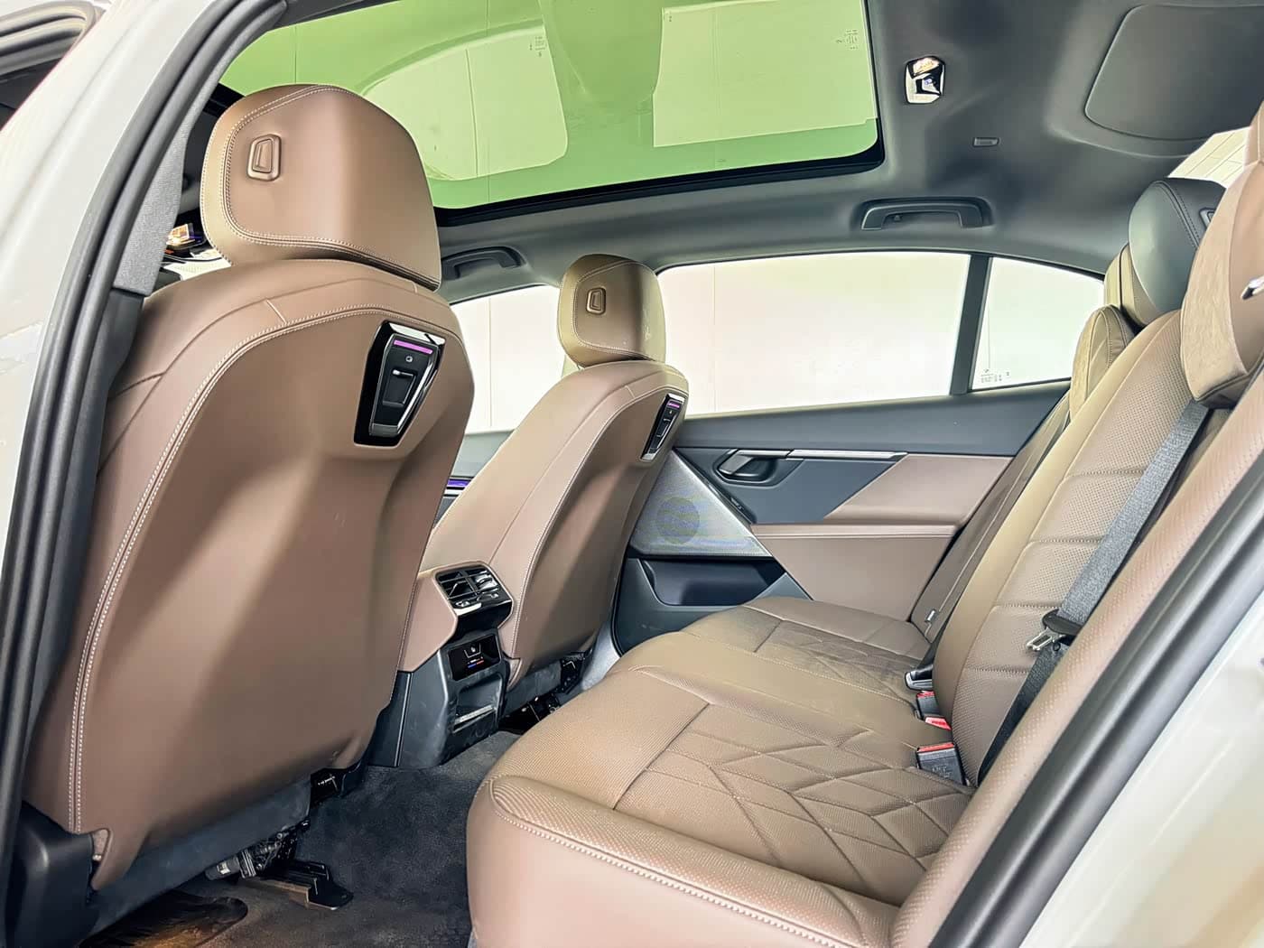 BMW i5 2025 — Фото 10/15
