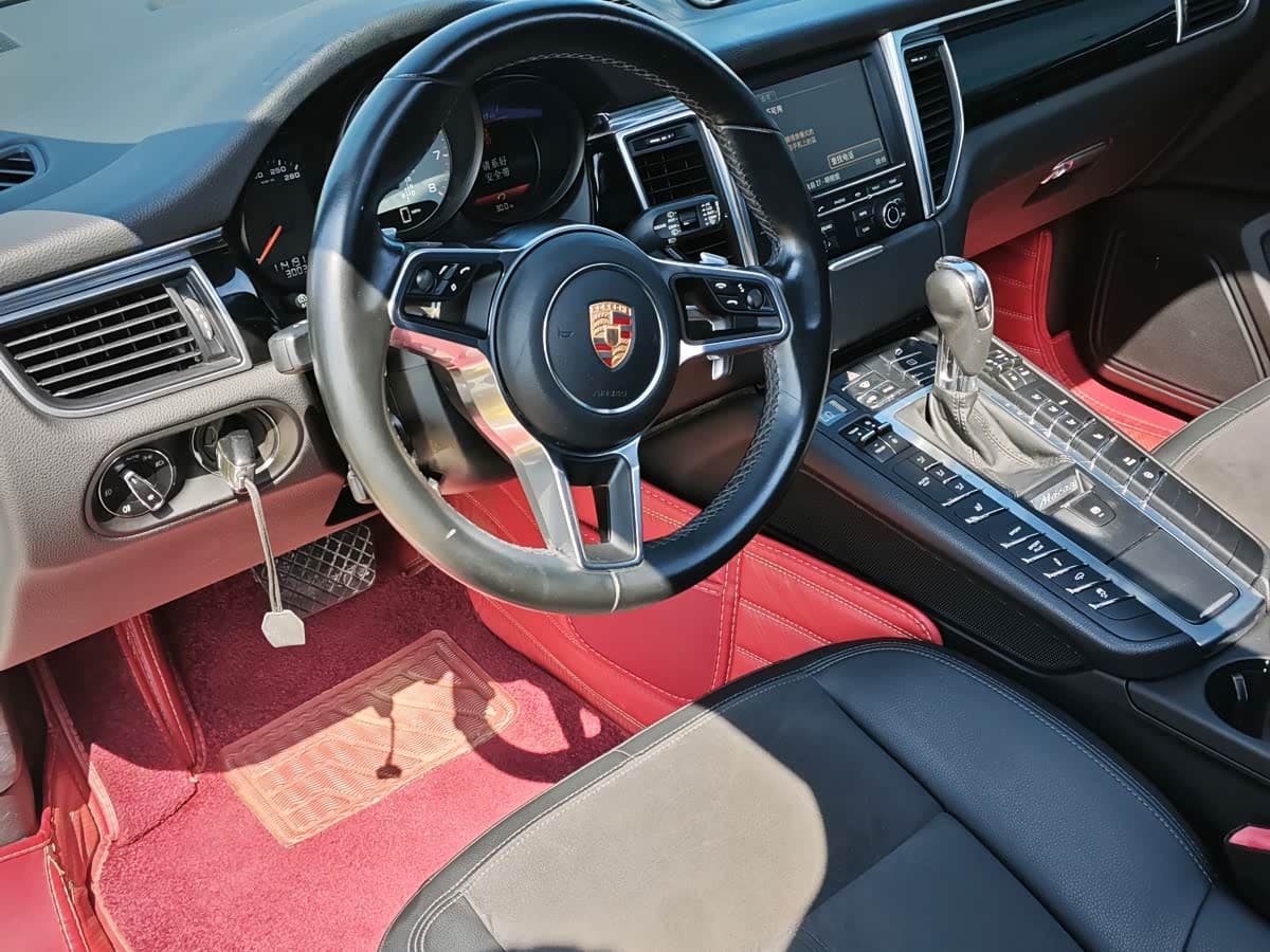 Porsche Macan 2015 — Фото 7/9