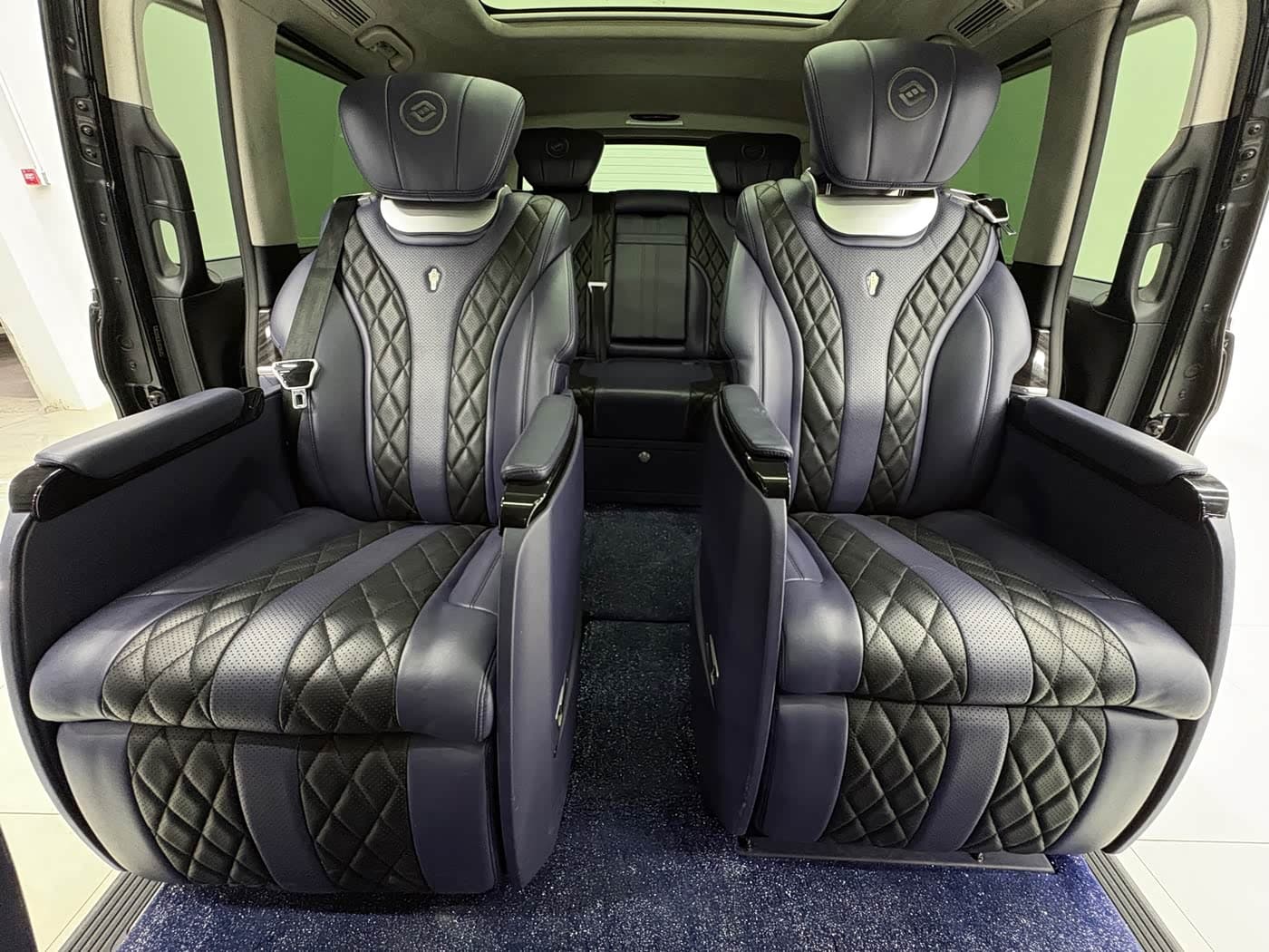 Mercedes-Benz V-Class 2020 — Фото 9/20