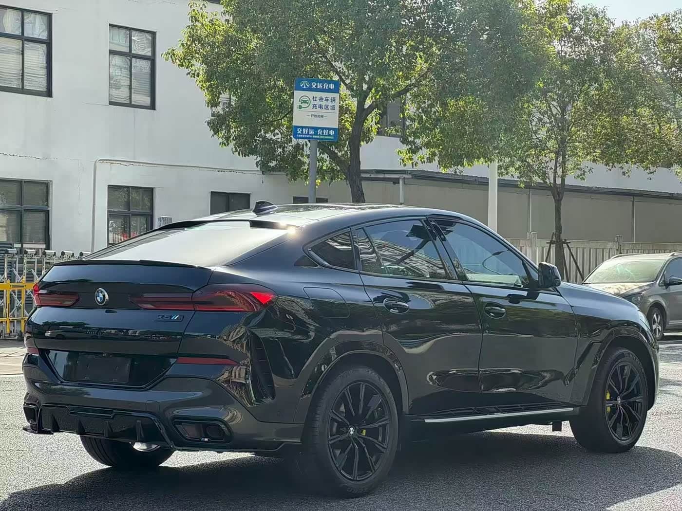 BMW X6 2021 — Фото 4/15