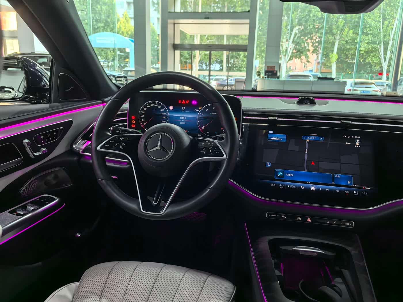 Mercedes-Benz E-Class 2023 — Фото 17/20