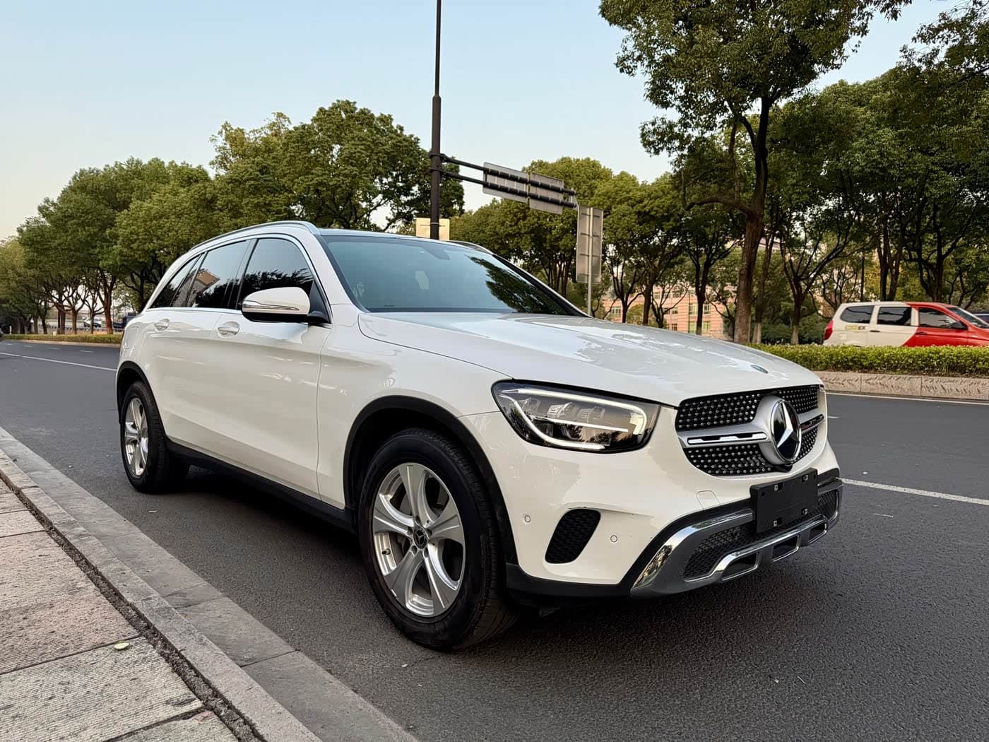 Mercedes-Benz GLC 2019 — Фото 3/16