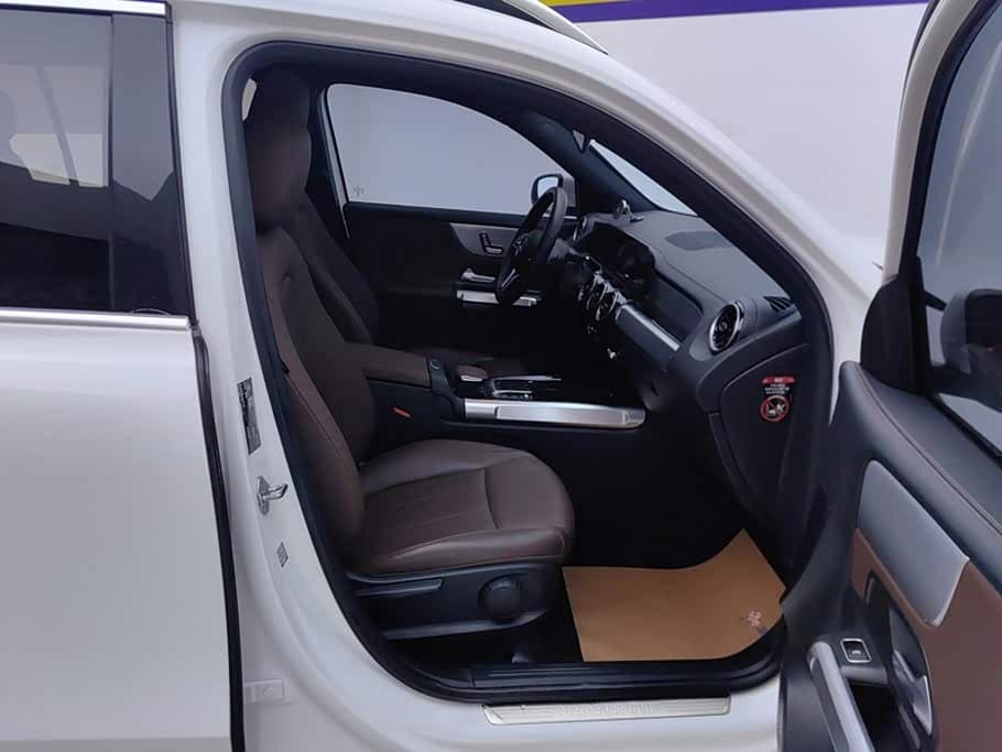 Mercedes-Benz GLB 2023 — Фото 8/16