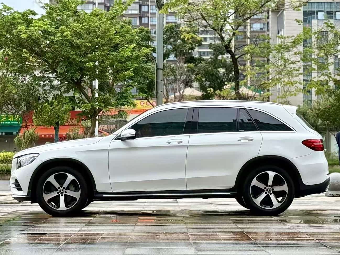 Mercedes-Benz GLC 2018 — Фото 2/9