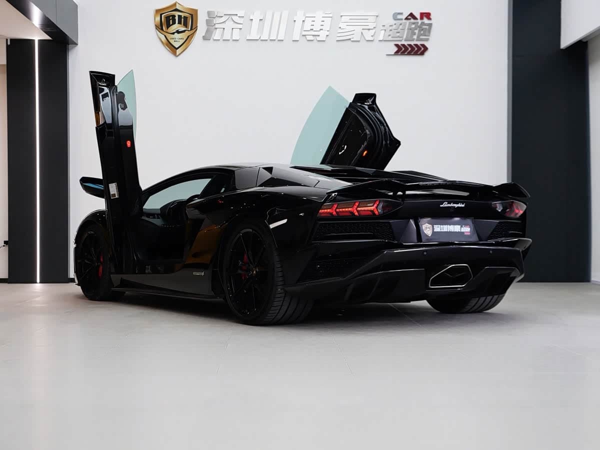 Lamborghini Aventador 2018 — Фото 6/20