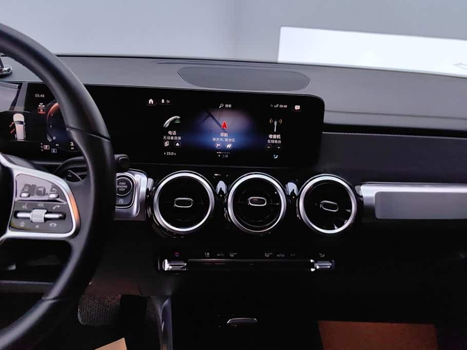 Mercedes-Benz GLB 2023 — Фото 13/16