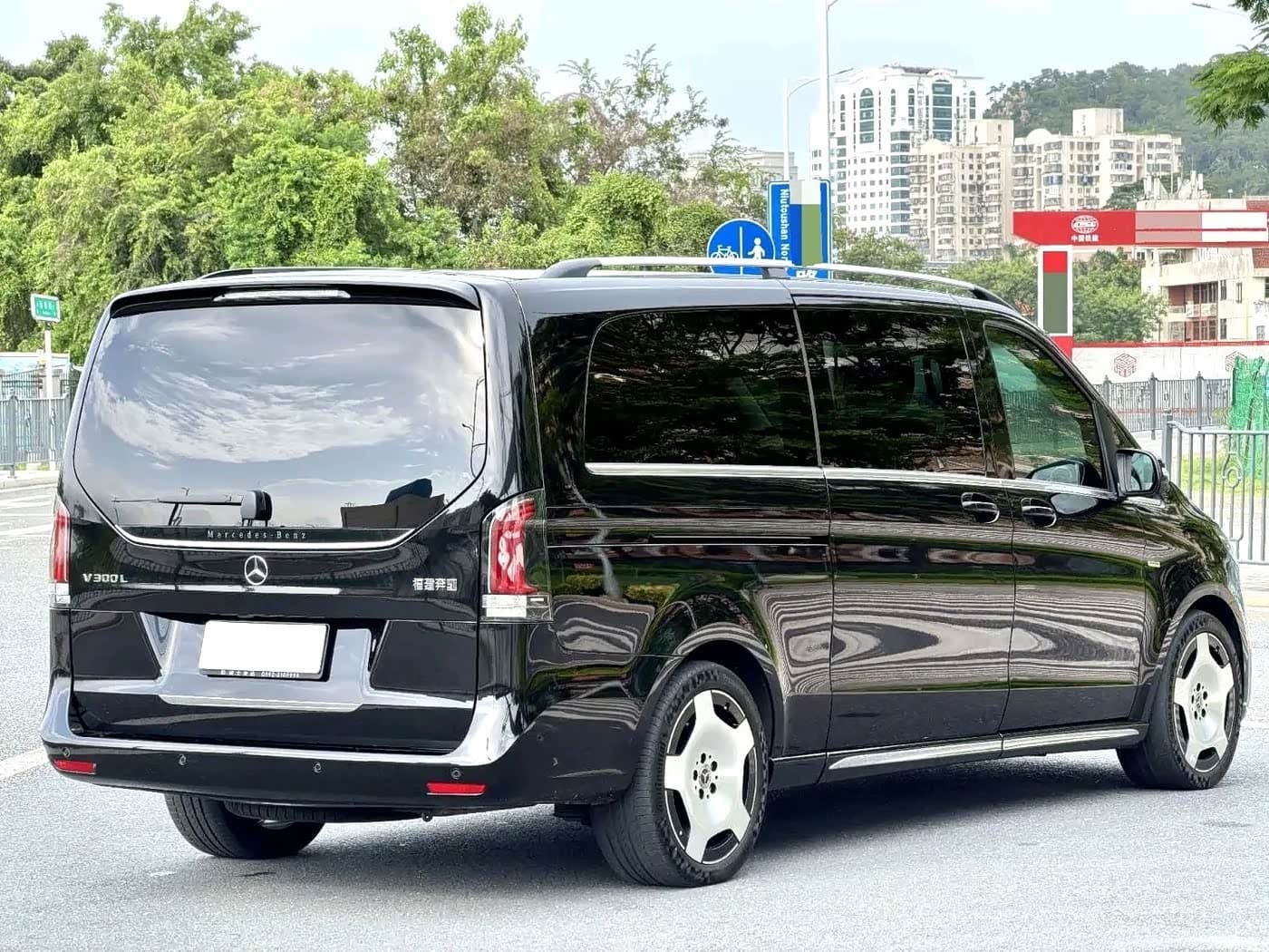 Mercedes-Benz V-Class 2025 — Фото 6/14