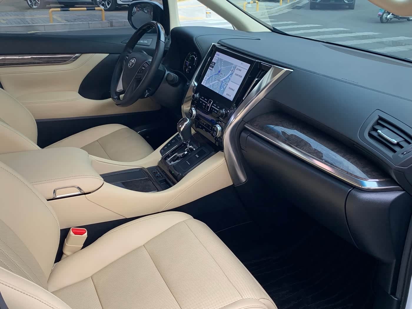 Toyota Alphard 2022 — Фото 8/13