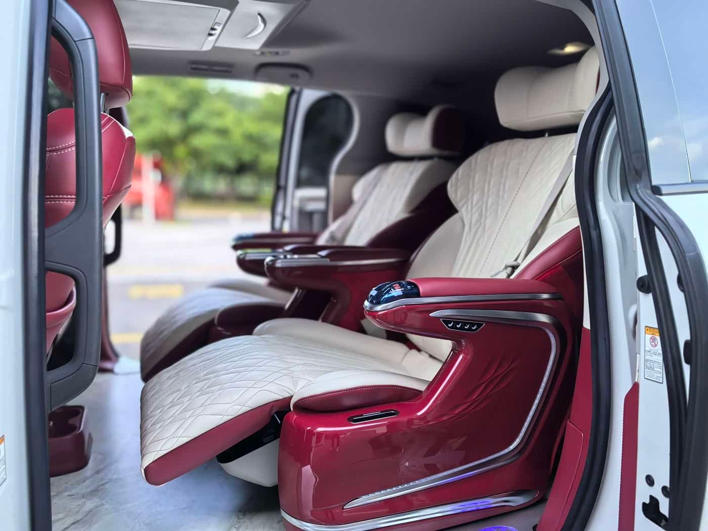 Toyota Sienna 2022 — Фото 11/18