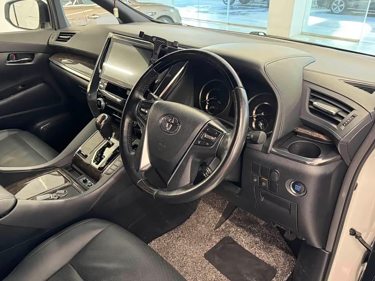Toyota Alphard 2020 — Фото 4/9