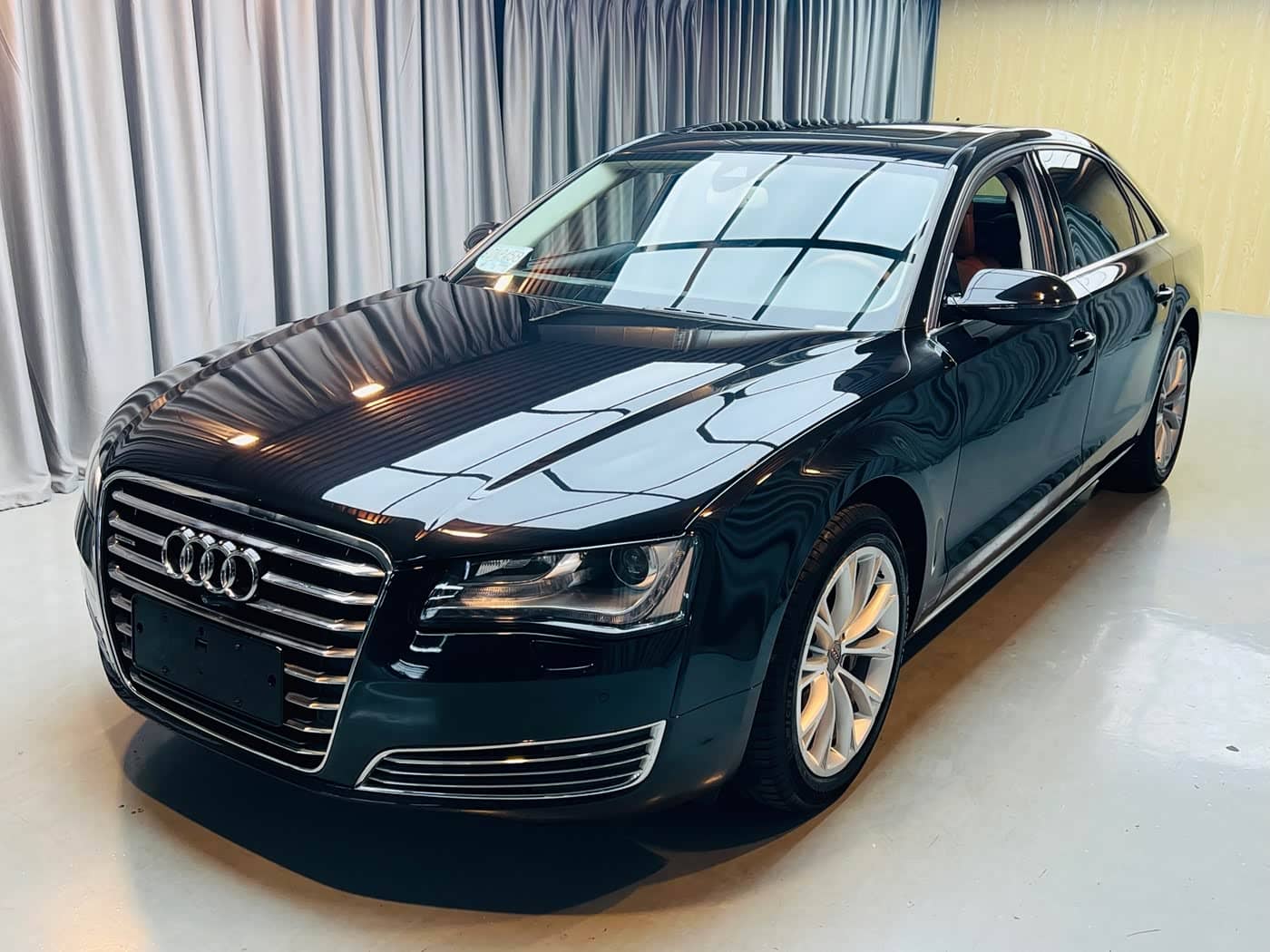 Audi A8, 2012