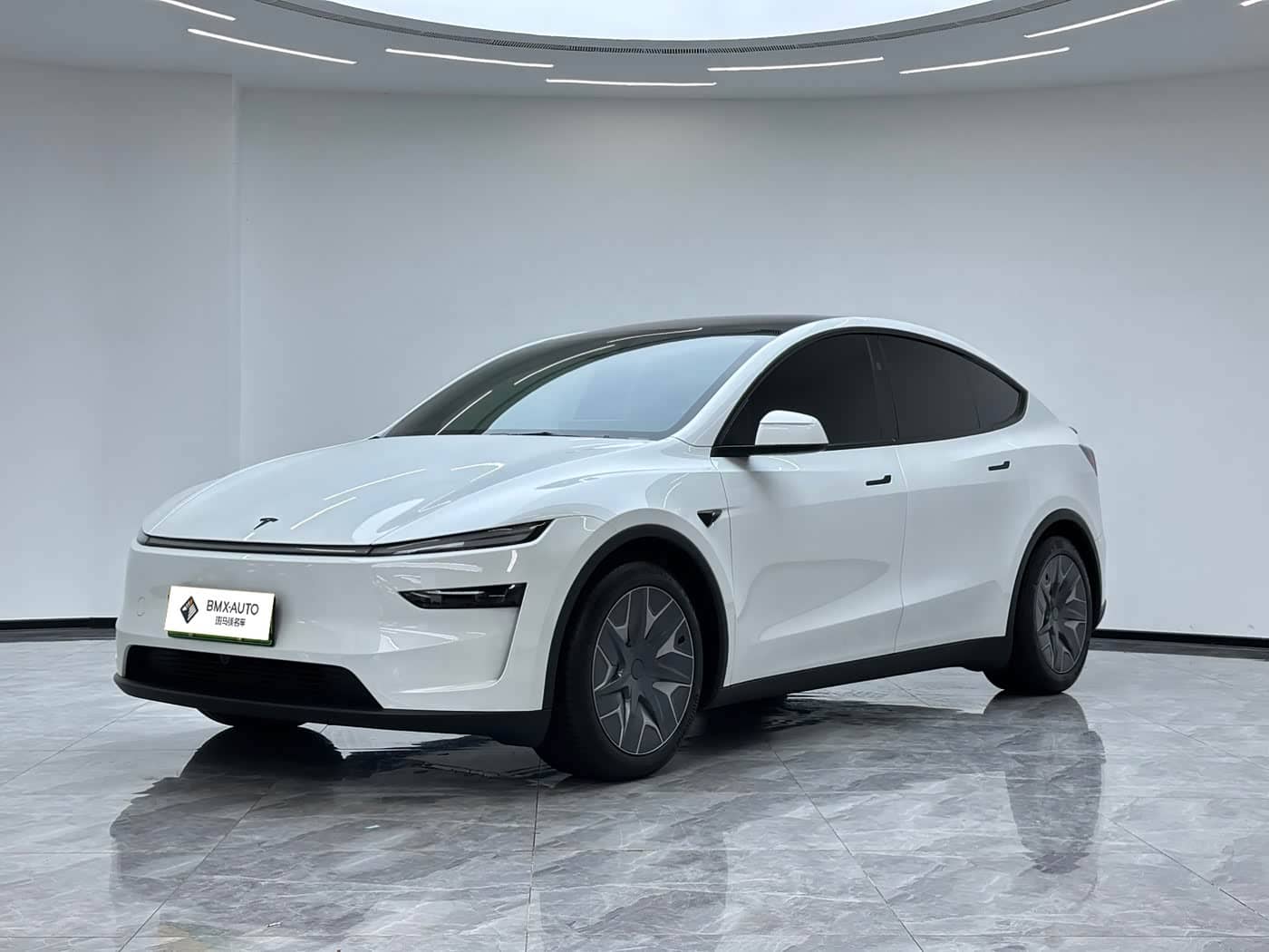 Tesla Model Y L, 2026