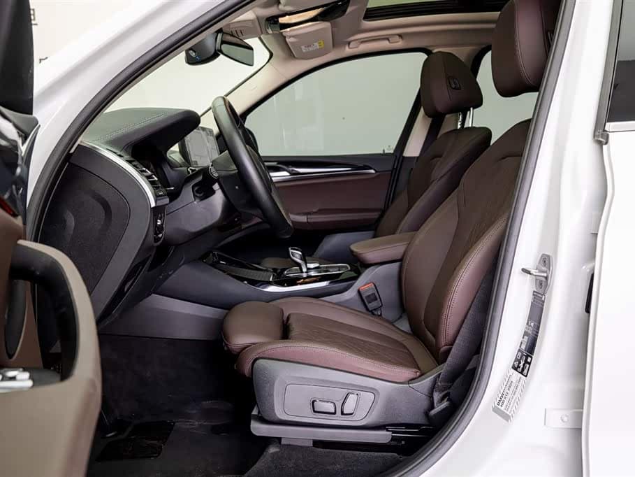 BMW X3 2024 — Фото 11/20