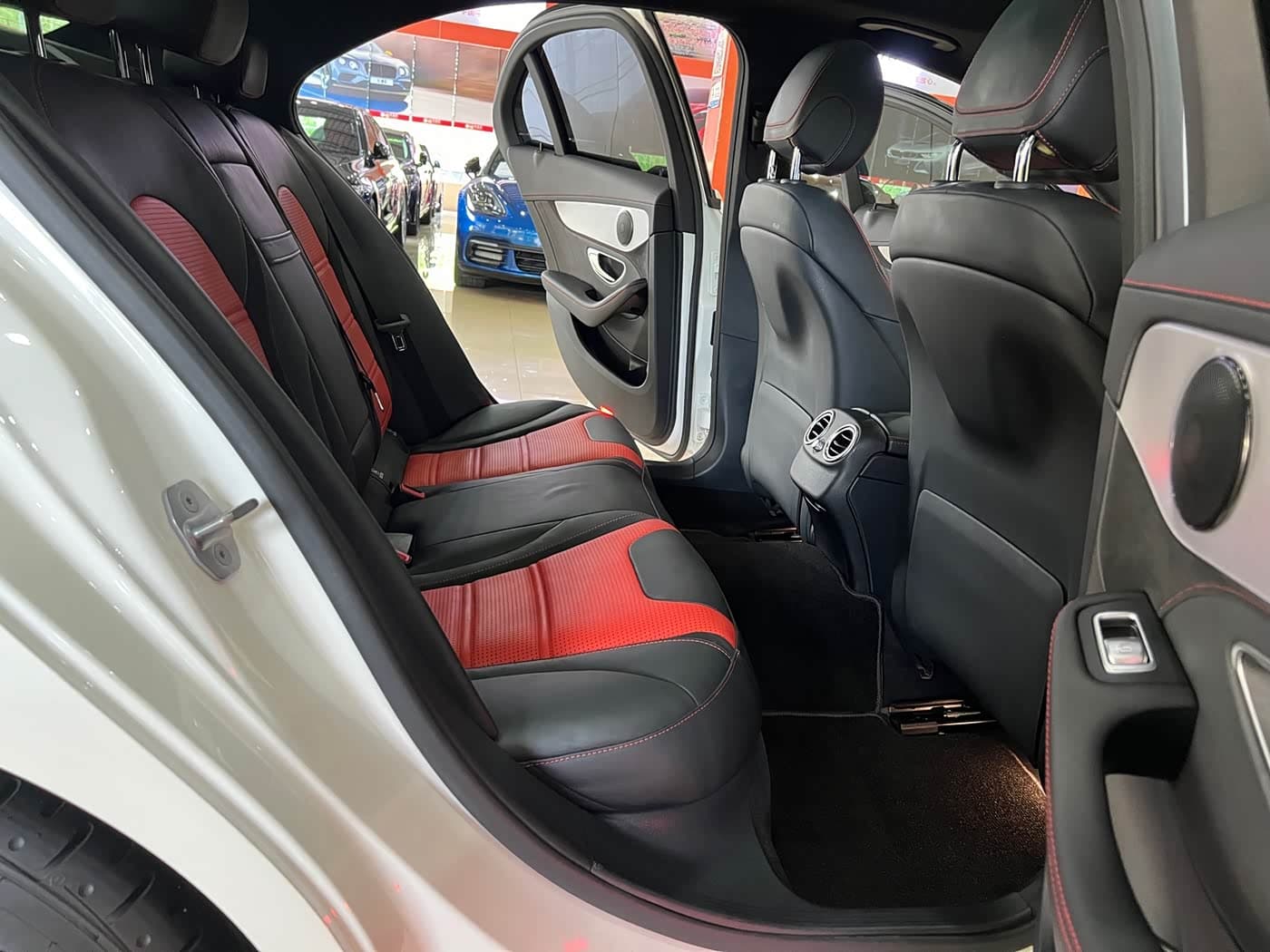 Mercedes-Benz C-Class AMG 2019 — Фото 10/20