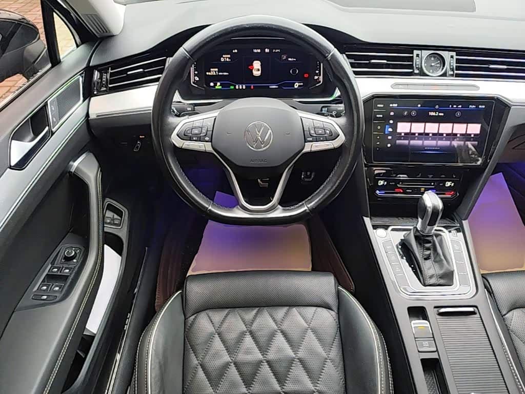 Volkswagen Magotan GTE Plug-in Hybrid 2023 — Фото 11/20