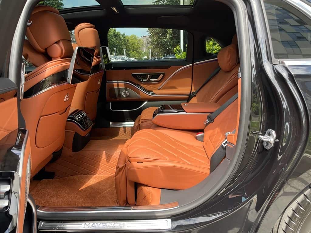 Mercedes-Benz Maybach S-Class 2025 — Фото 12/20