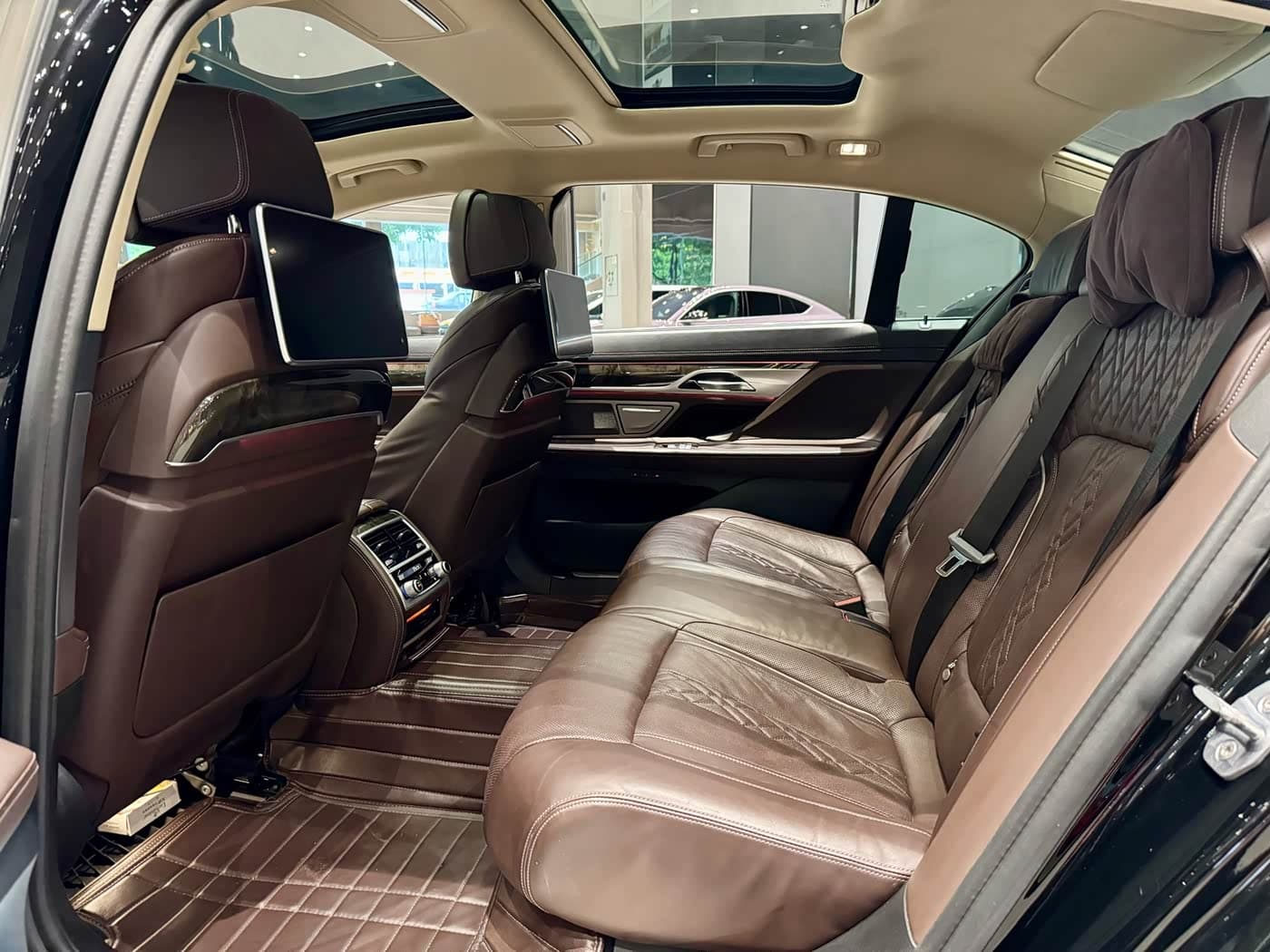 BMW 7 Series 2019 — Фото 5/16
