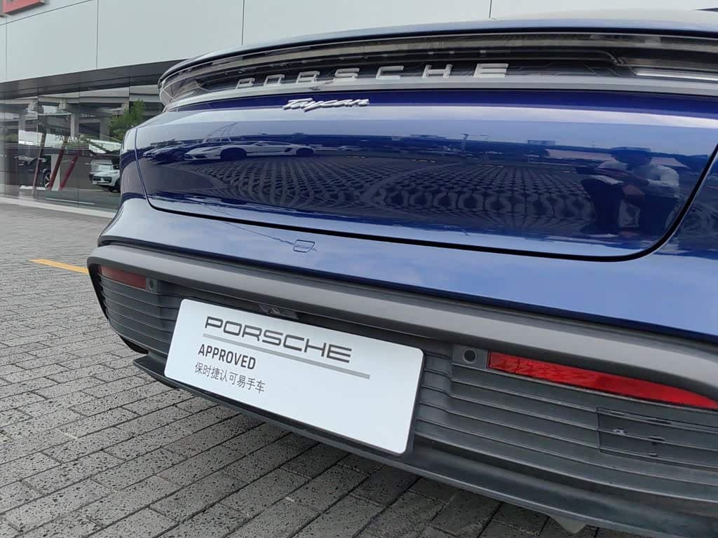 Porsche Taycan 2021 — Фото 11/20