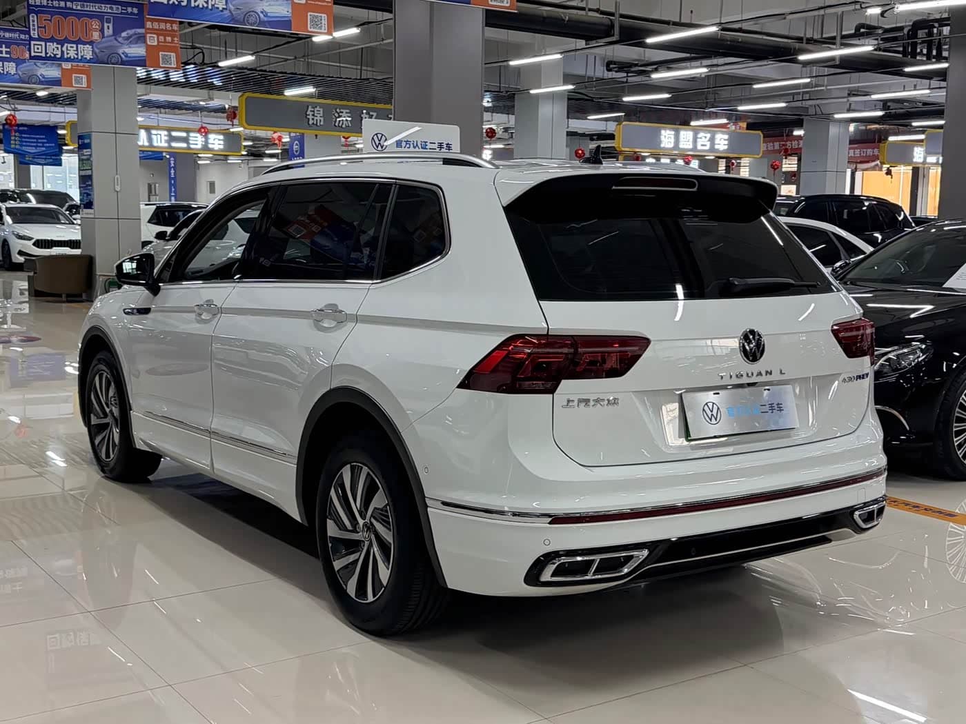 Volkswagen Tiguan L PHEV 2023 — Фото 4/14