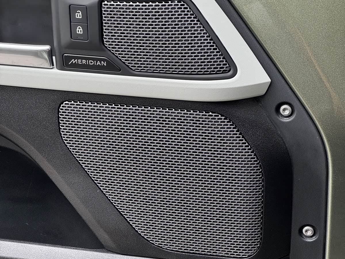 Land Rover Defender 2022 — Фото 16/20