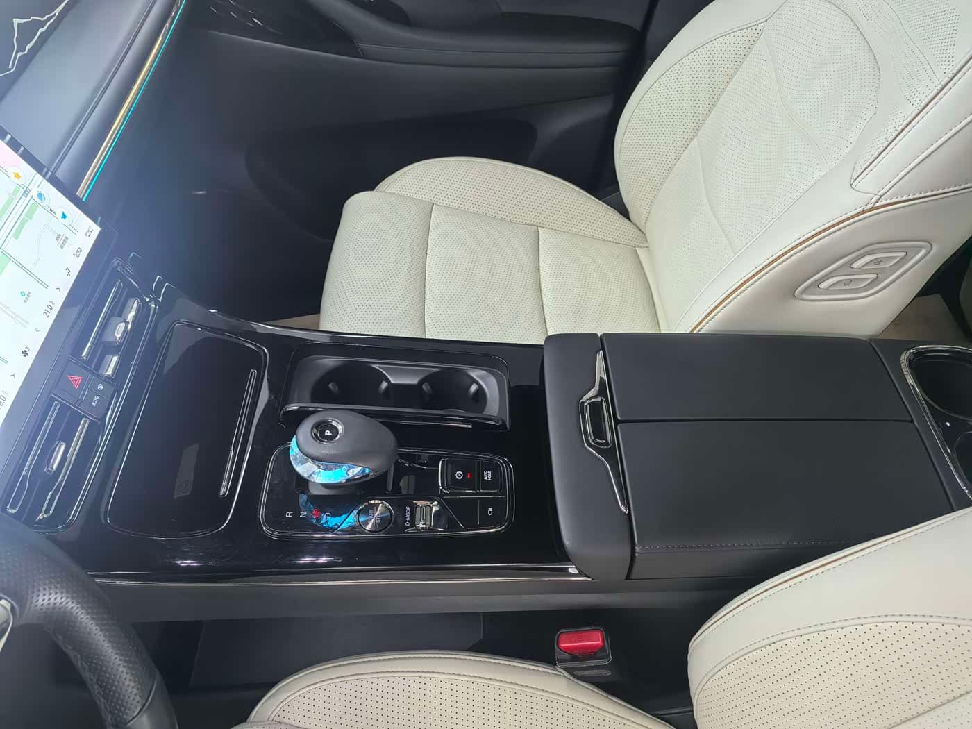 GAC Trumpchi Trumpchi M8 2023 — Фото 18/20