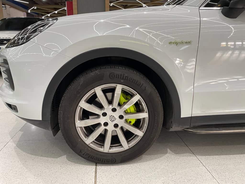 Porsche Cayenne New Energy 2019 — Фото 3/16