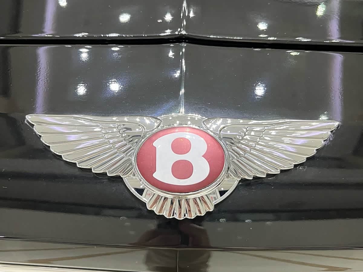 Bentley Flying Spur 2017 — Фото 11/20