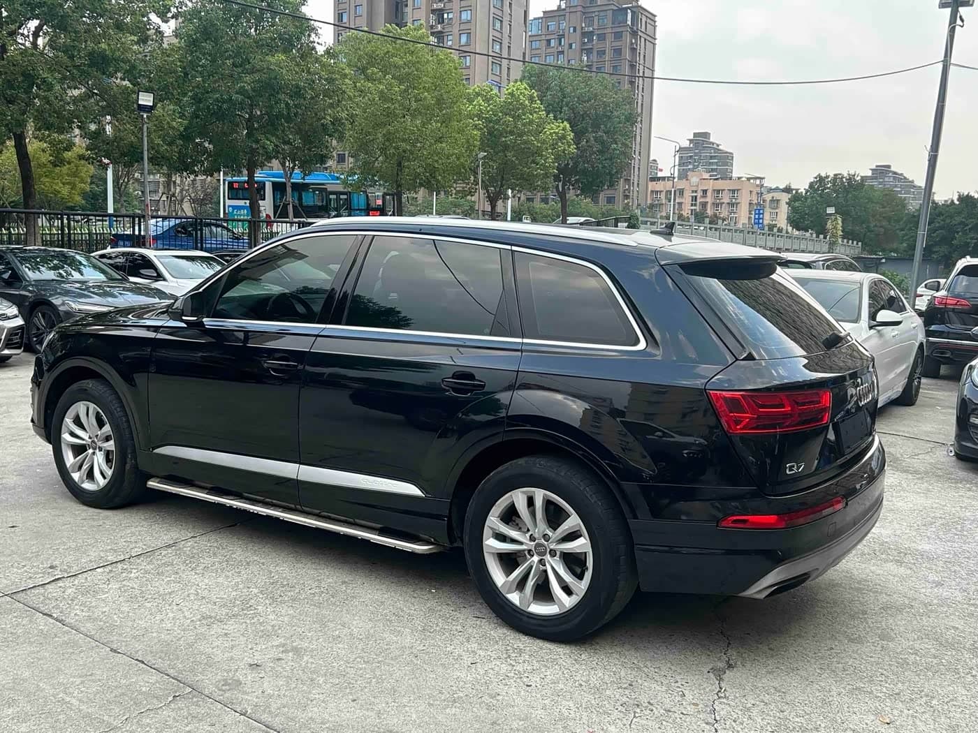 Audi Q7 2019 — Фото 7/9